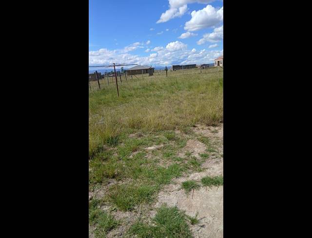 2 BEDROOM HOUSE FOR SALE IN MAFAHLAWANE